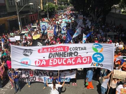 Los estudiantes brasileños desafían a Bolsonaro