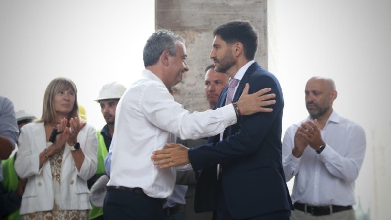 La política hace valer el poder de la lapicera