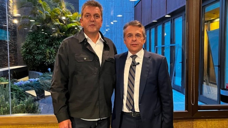 Giuliano reunió a todas las tribus del peronismo, reivindicó a Massa y se anotó en la discusión por la gobernación